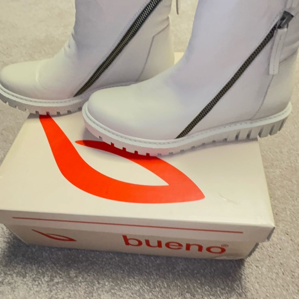 Bueno cream leather boots